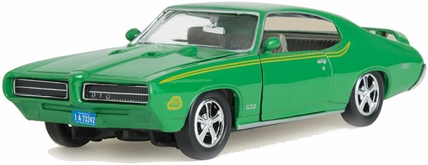 Motormax - 1969 Pontiac GTO Judge Green with Stripes 1/24 Diecast Model Car